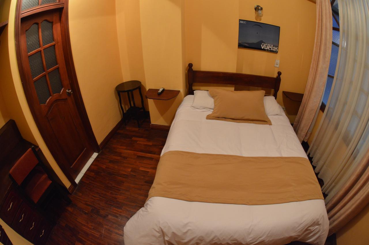 Hotel Estacion Ріобамба Екстер'єр фото